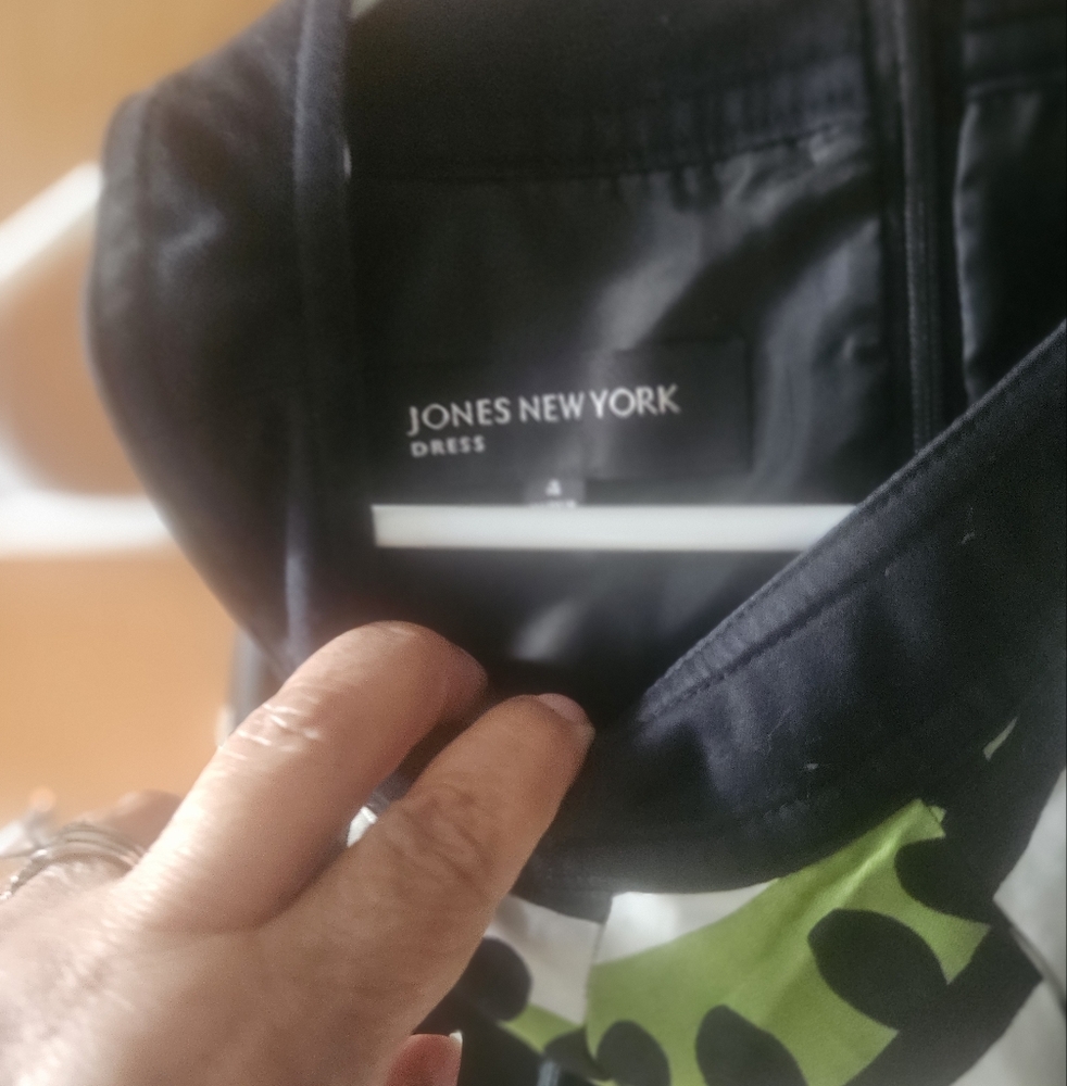 Jones new York dress size 4 not stretchy